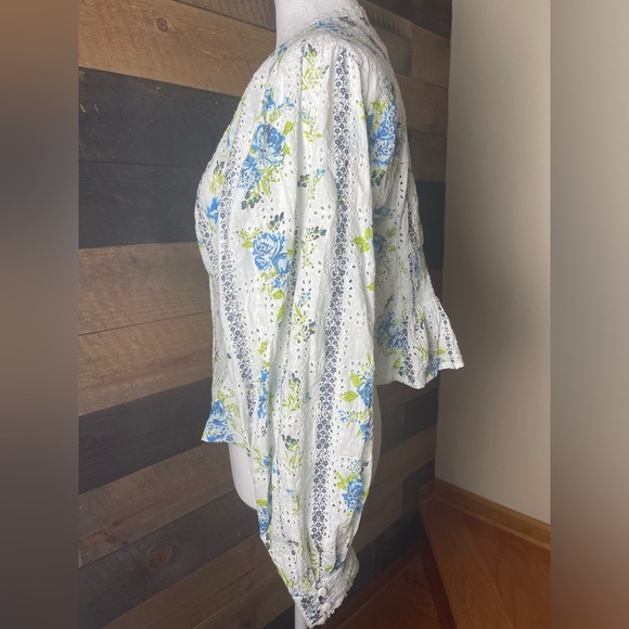 Free People Blossom Eyelet Floral Crop Top Size Medium - Picture 4 of 9